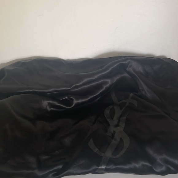 YVES SAINT LAURENT BAG IN GREAT CONDITION WITH DUST BAG. USED ONLY TWICE. - Picture 2 of 2